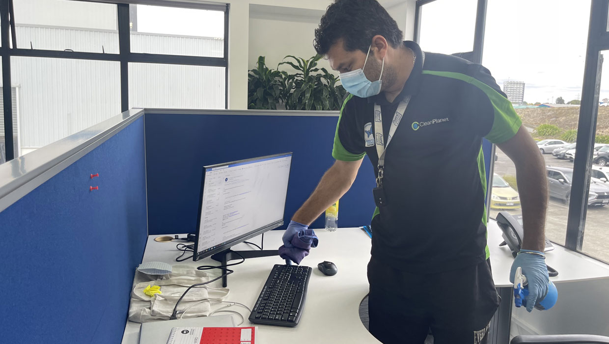 it-phone-cleaning